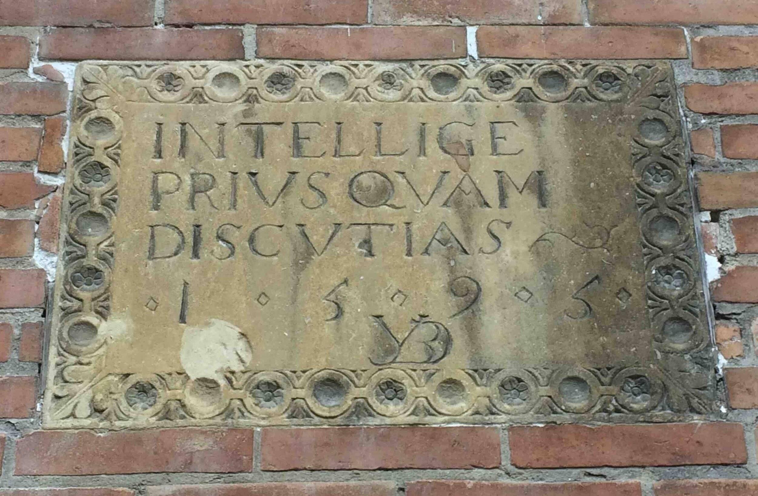 Réfléchir avant d’agir : ORA : observer, réfléchir, agirEn mémoire de trois Nantais pendus de manière expéditive, par erreur.